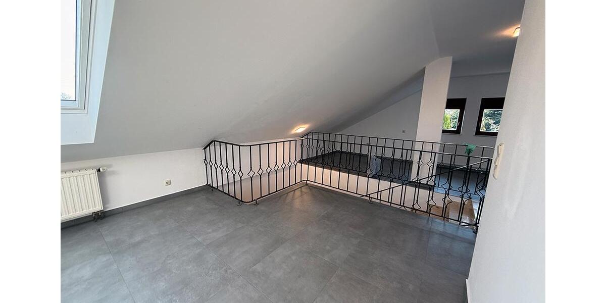 Dachgeschoßwohnung Issum - 5 Zimmer, 140 m&sup2;, 1.300&euro; | Angebot:26249906