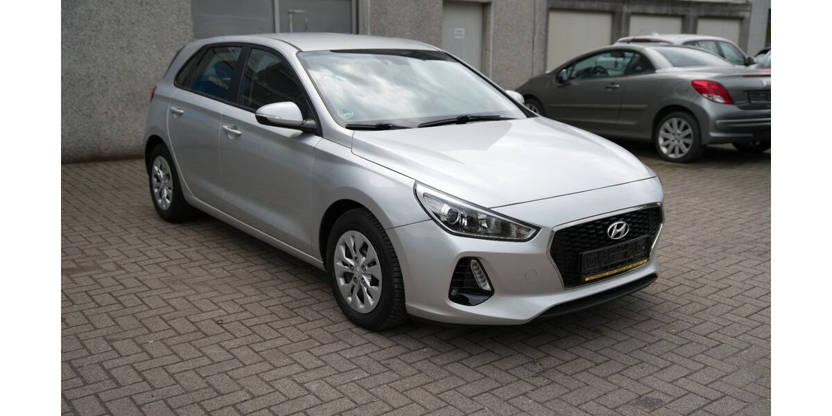 Hyundai i30 55.620 km 9.490 &euro; Bottrop 46240
