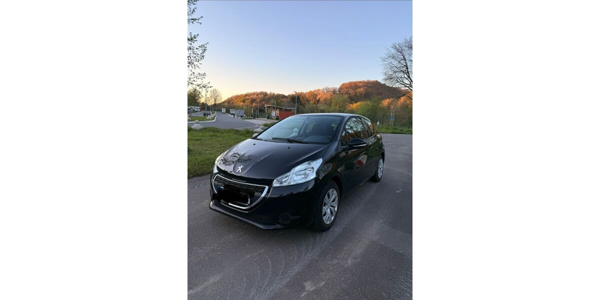 Peugeot 208 47.918 km 7.699 &euro; Duisburg 47259