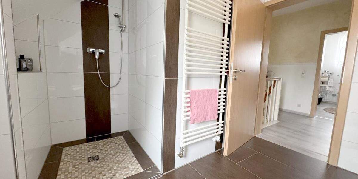 Einfamilienhaus Oberhausen Schwarze Heide - 7 Zimmer, 176 m&sup2;, 595.000&euro; | Angebot:25709904