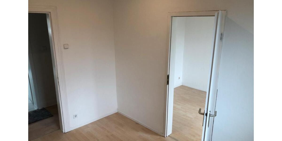 Dachgeschoßwohnung Oberhausen Schmachtendorf - 3 Zimmer, 72 m&sup2;, 670&euro; | Angebot:26679359