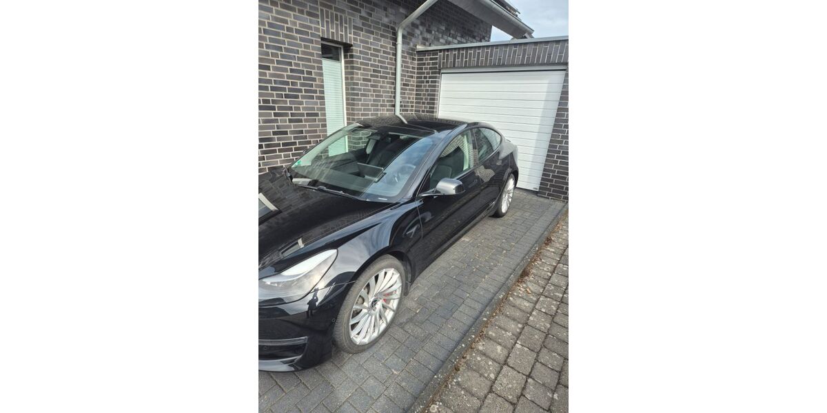 Tesla Model 3 64.300 km 26.400 &euro; Xanten 46509