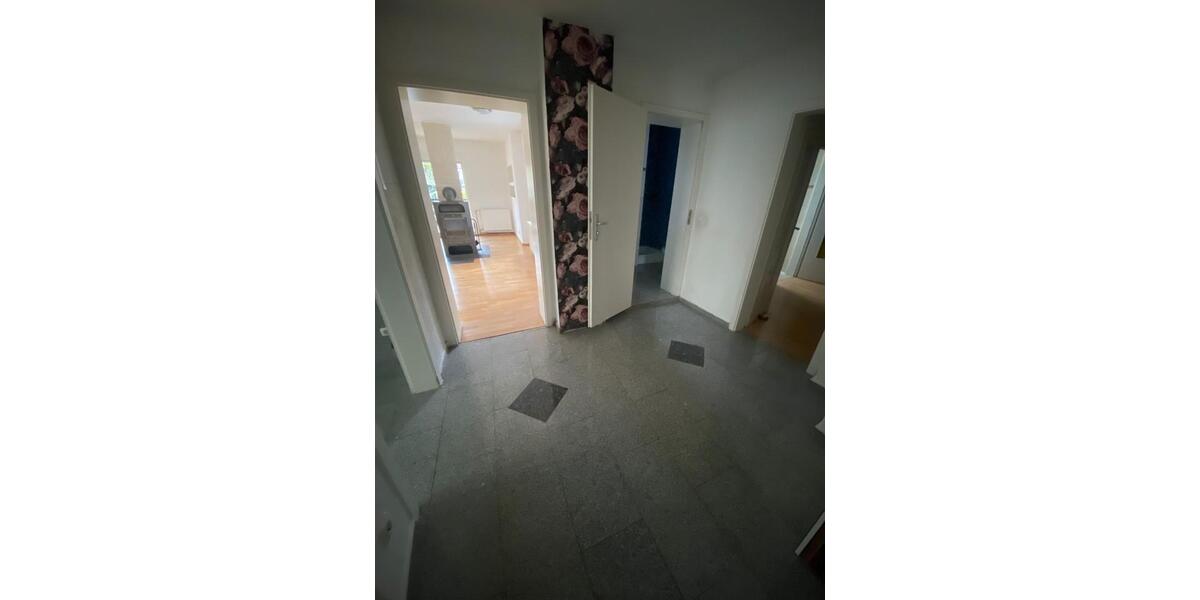 Erdgeschoßwohnung Oberhausen - 1 Zimmer, 110 m&sup2;, 1.425&euro; | Angebot:25967591