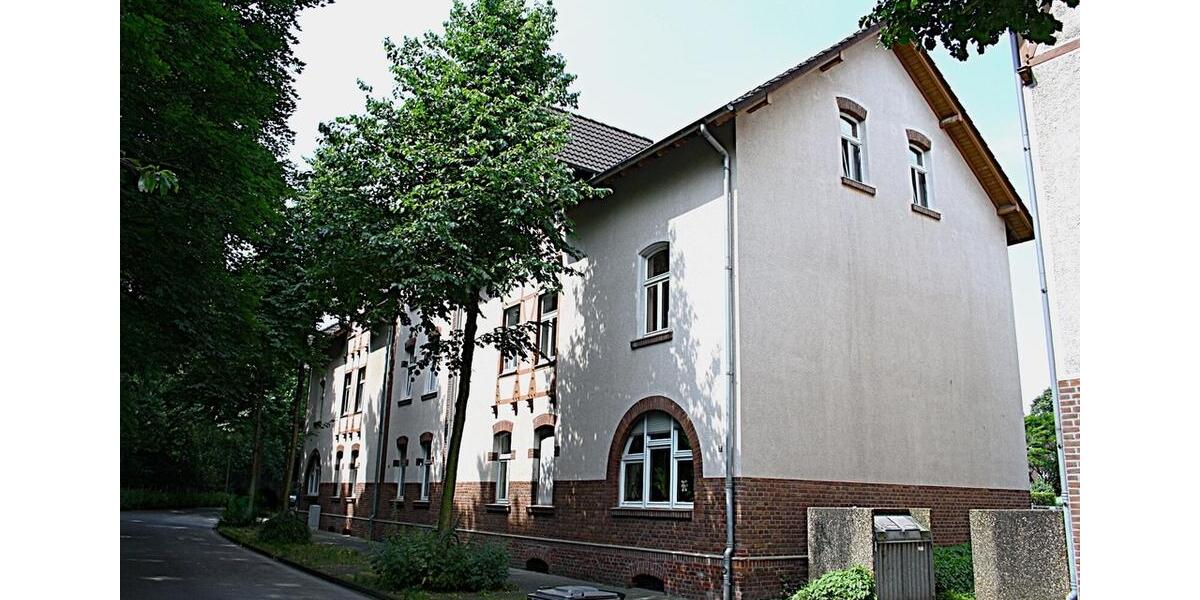 Dachgeschoßwohnung Duisburg Hamborn - 3.5 Zimmer, 70 m&sup2;, 375&euro; | Angebot:26595023