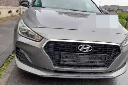 Hyundai i30 300.000 km 5.300 &euro; Duisburg 47198
