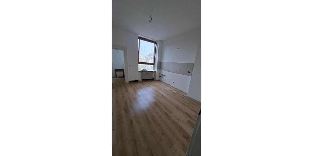 Etagenwohnung Duisburg Hamborn - 4 Zimmer, 130 m&sup2;, 855&euro; | Angebot:25904672