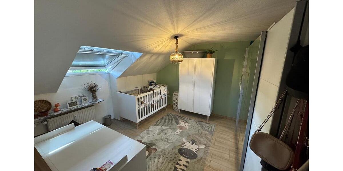 Dachgeschoßwohnung Duisburg Essenberg - 3 Zimmer, 68 m&sup2;, 760&euro; | Angebot:25857292